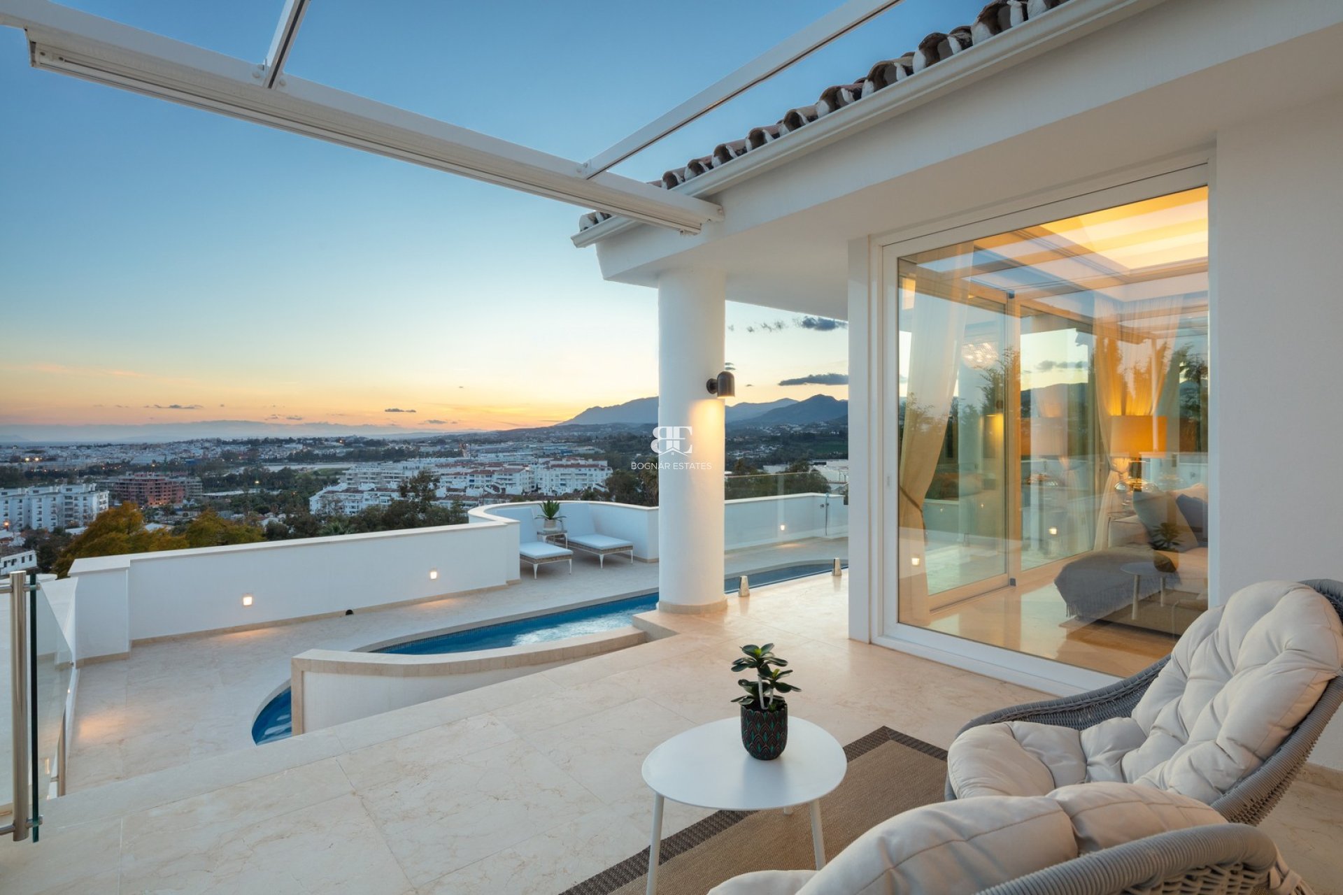 Wiederverkauf - Villa -
Marbella - Nueva Andalucía