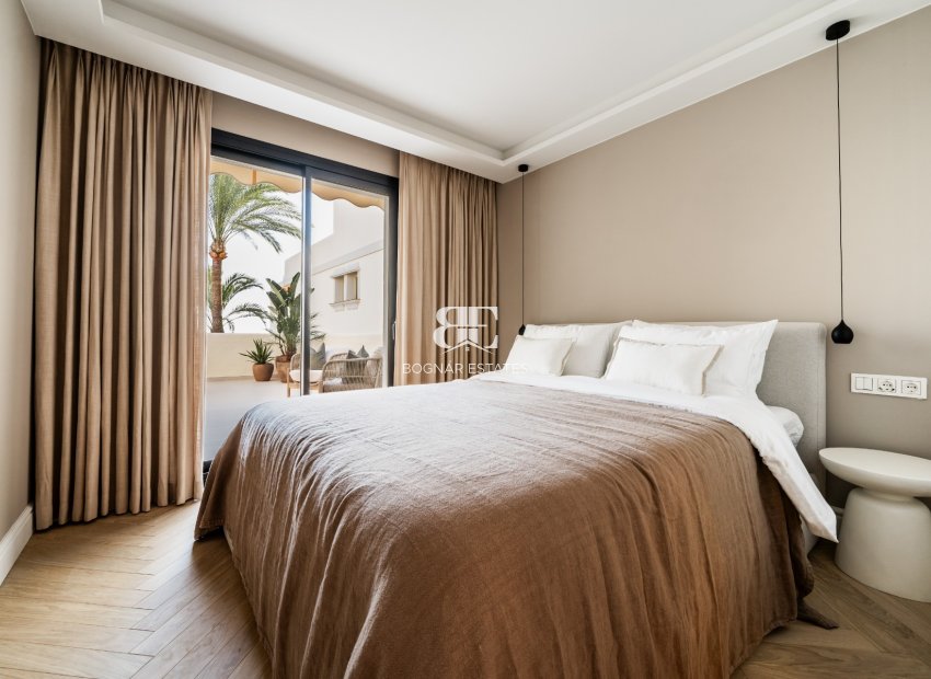 Wiederverkauf - Villa -
Marbella - Nueva Andalucía