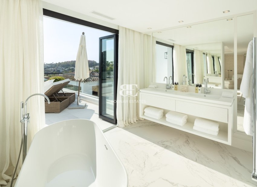 Wiederverkauf - Villa -
Marbella - Nueva Andalucía