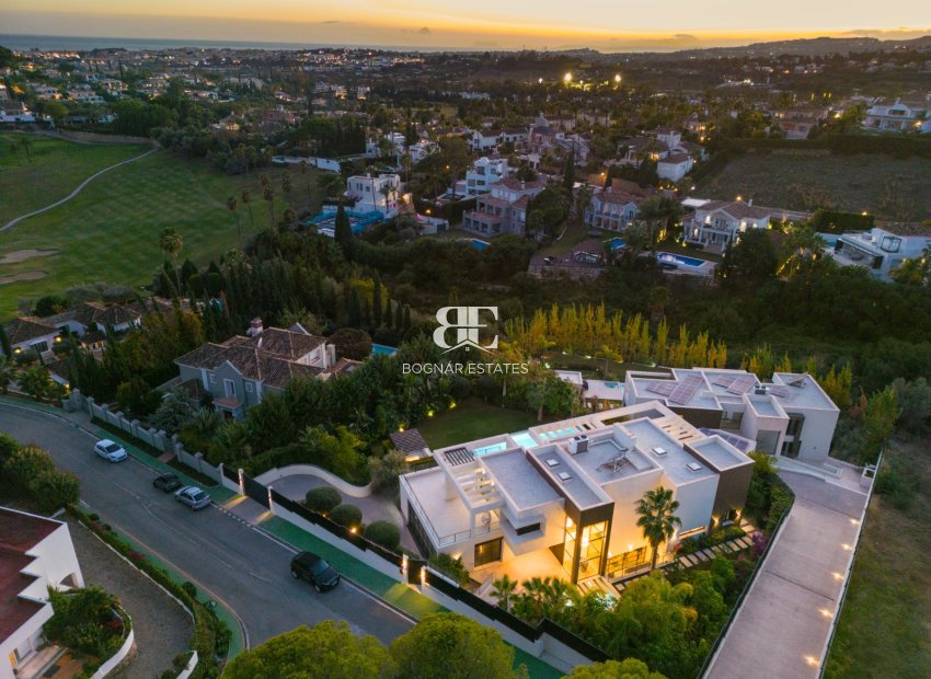 Wiederverkauf - Villa -
Marbella - Nueva Andalucía
