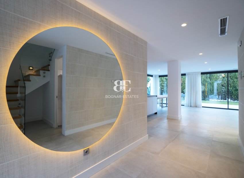 Wiederverkauf - Villa -
Marbella - Nueva Andalucía