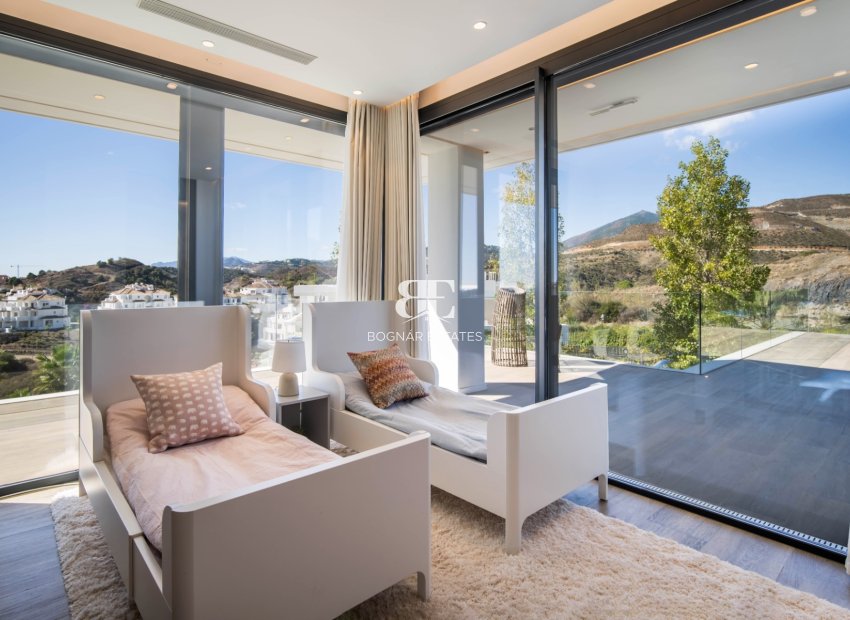 Wiederverkauf - Villa -
Marbella - Nueva Andalucía