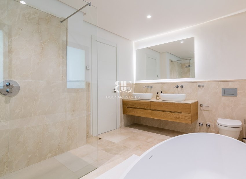 Wiederverkauf - Villa -
Marbella - Nueva Andalucía