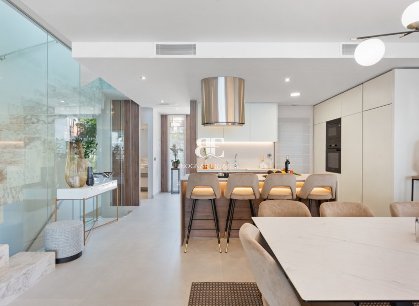 Wiederverkauf - Villa -
Marbella - Puerto Banús