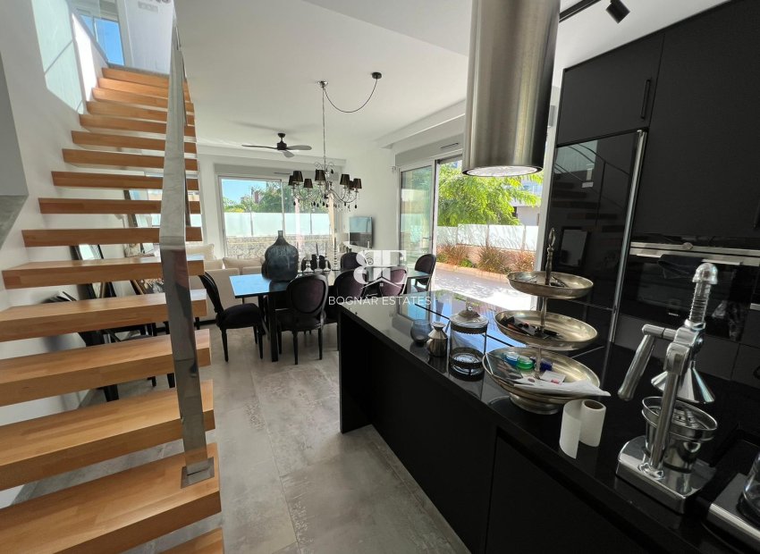 Wiederverkauf - Villa -
Mil Palmeras - Costa Blanca