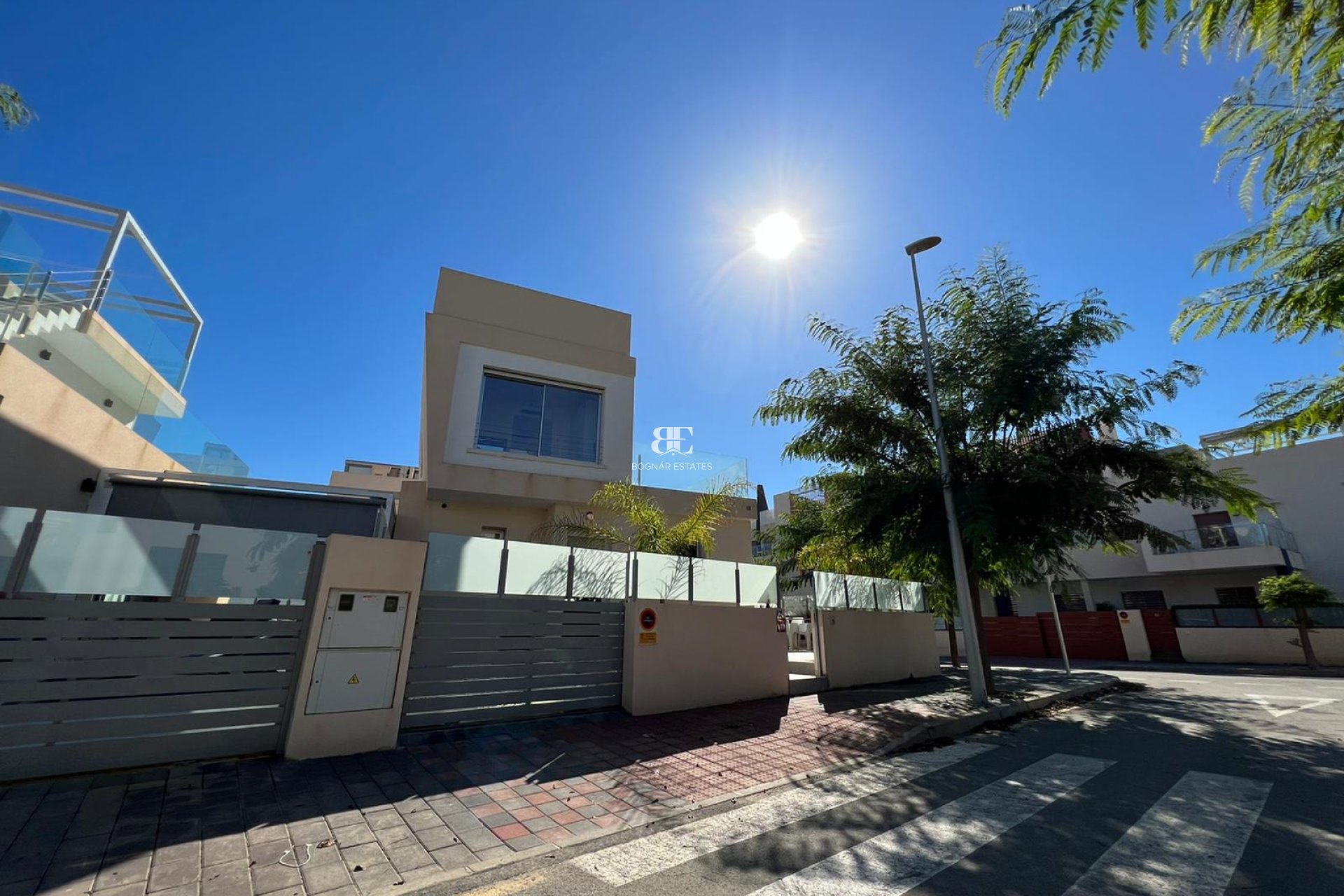 Wiederverkauf - Villa -
Mil Palmeras - Costa Blanca