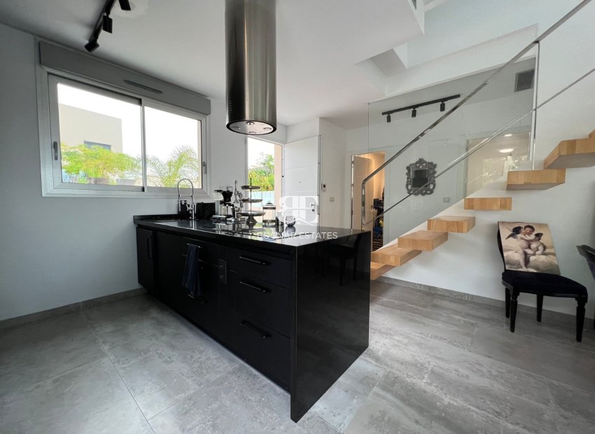 Wiederverkauf - Villa -
Mil Palmeras - Costa Blanca