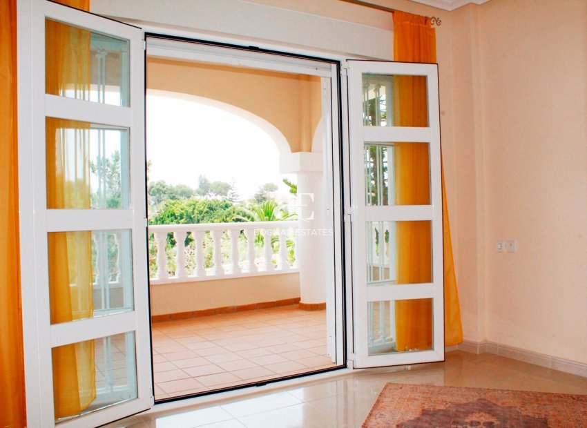 Wiederverkauf - Villa -
Orihuela Costa - Campoamor Golf