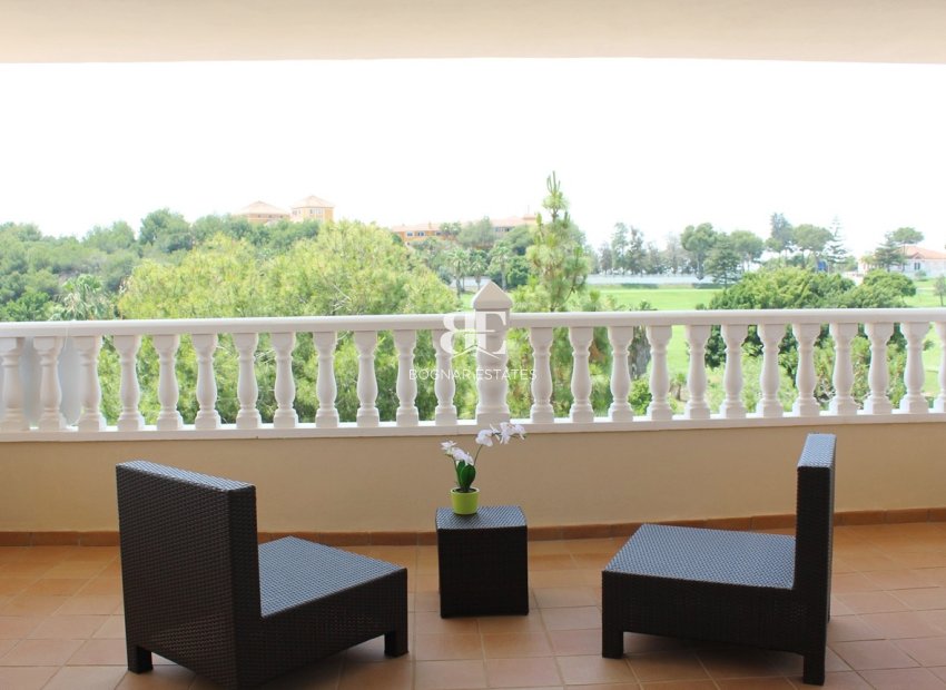 Wiederverkauf - Villa -
Orihuela Costa - Campoamor Golf