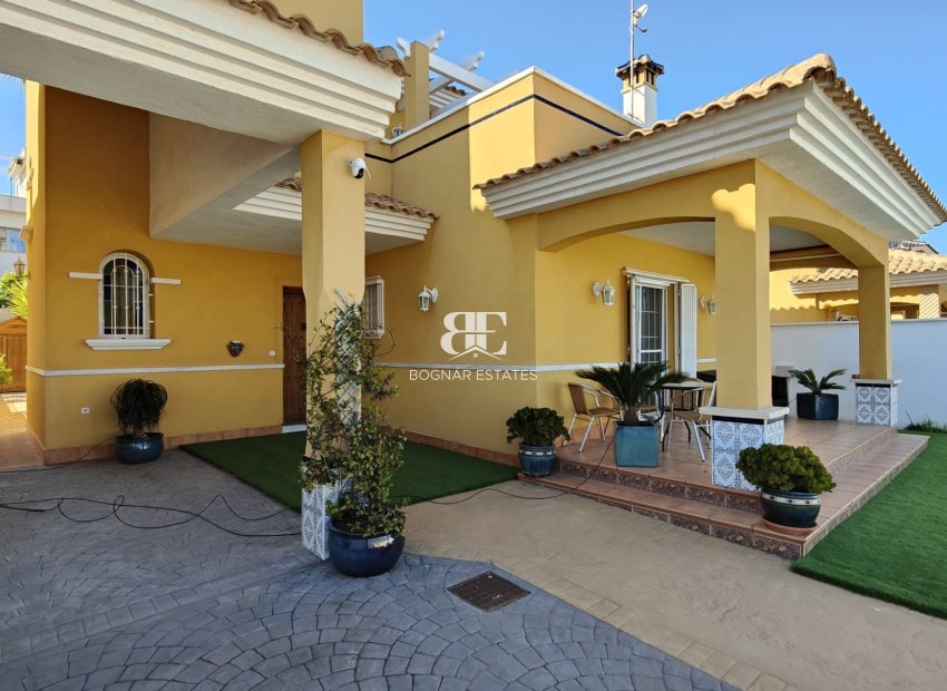 Wiederverkauf - Villa -
Orihuela Costa - La Zenia