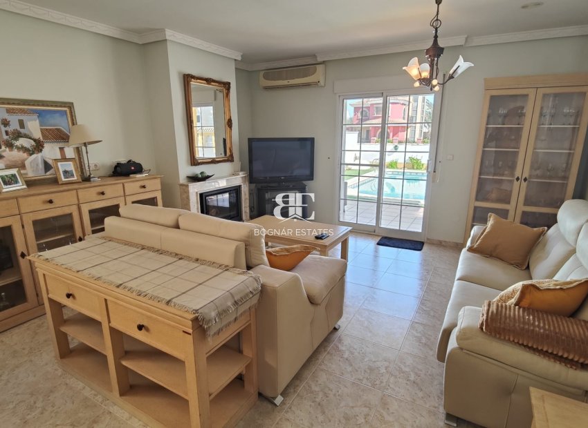 Wiederverkauf - Villa -
Orihuela Costa - La Zenia