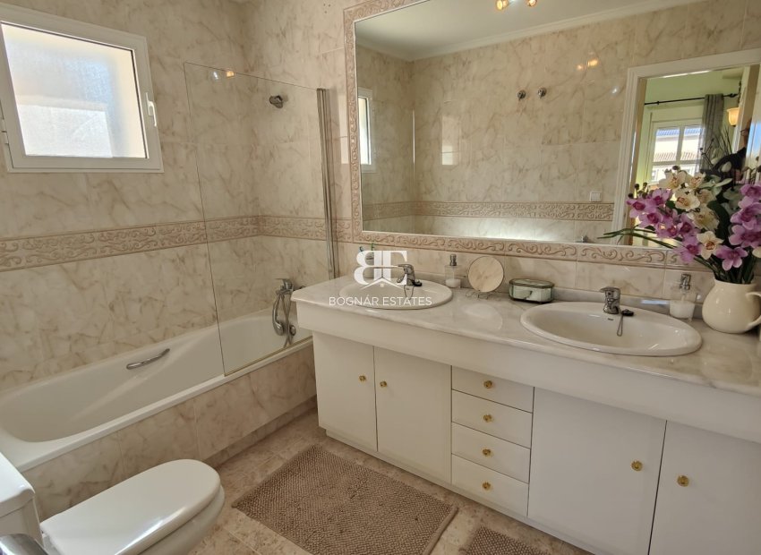 Wiederverkauf - Villa -
Orihuela Costa - La Zenia