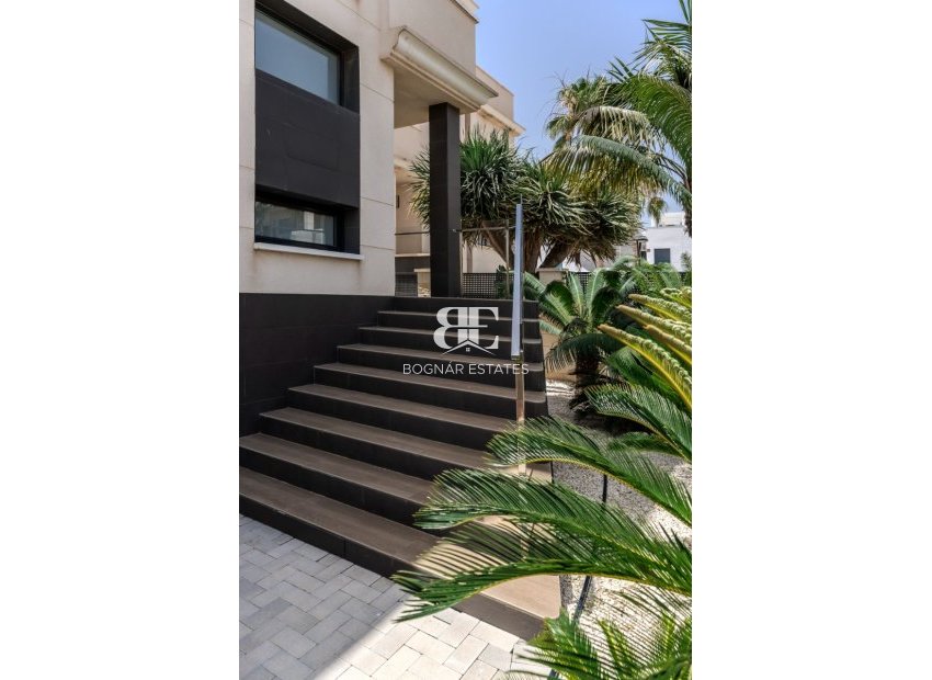 Wiederverkauf - Villa -
Orihuela Costa - La Zenia