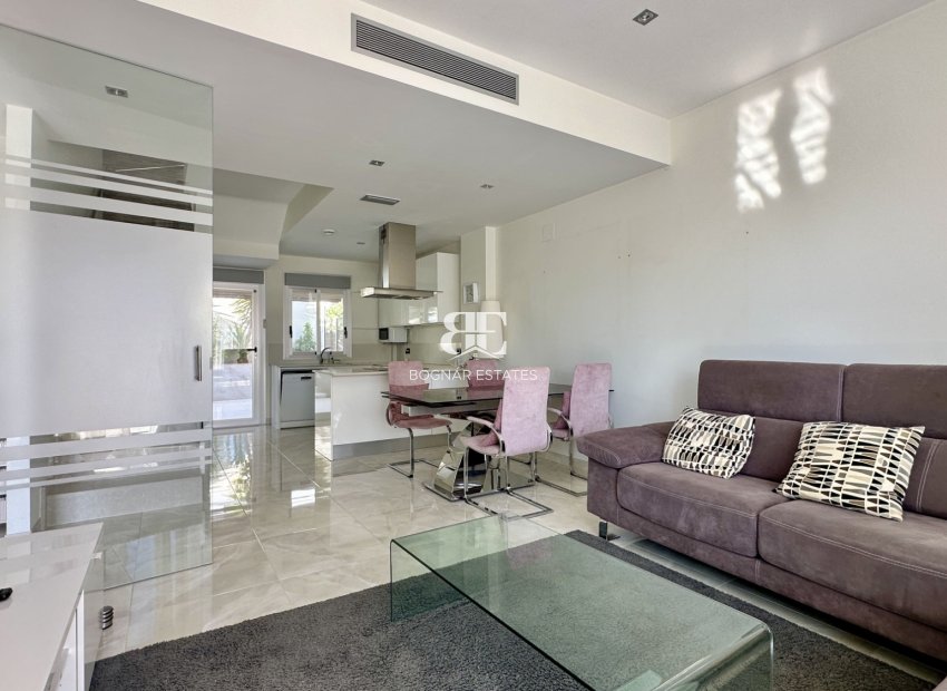 Wiederverkauf - Villa -
Orihuela Costa - Lomas De Cabo Roig