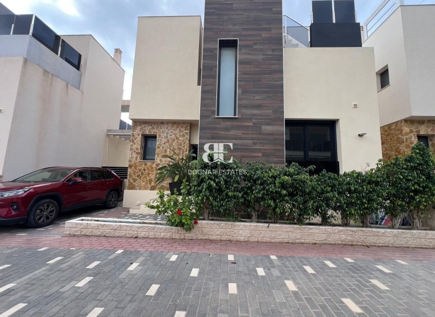 Wiederverkauf - Villa -
Orihuela Costa - Lomas De Cabo Roig
