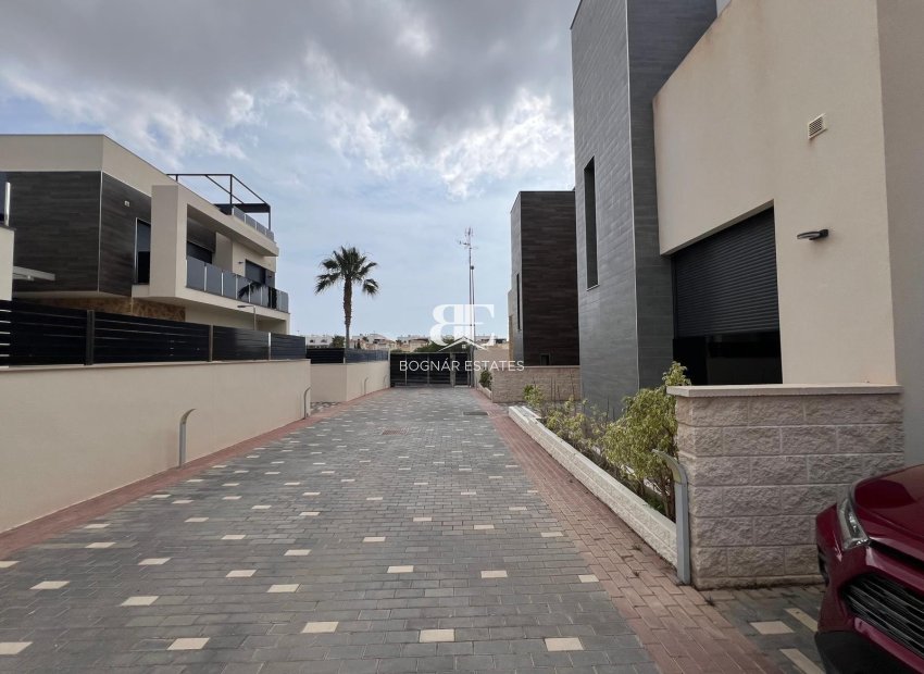 Wiederverkauf - Villa -
Orihuela Costa - Lomas De Cabo Roig