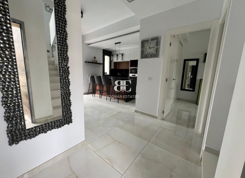 Wiederverkauf - Villa -
Orihuela Costa - Lomas De Cabo Roig