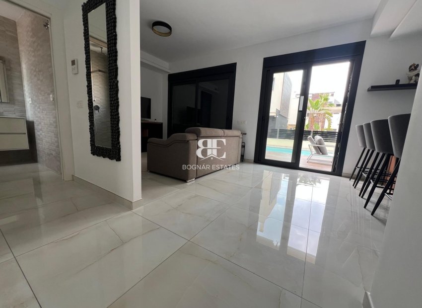 Wiederverkauf - Villa -
Orihuela Costa - Lomas De Cabo Roig