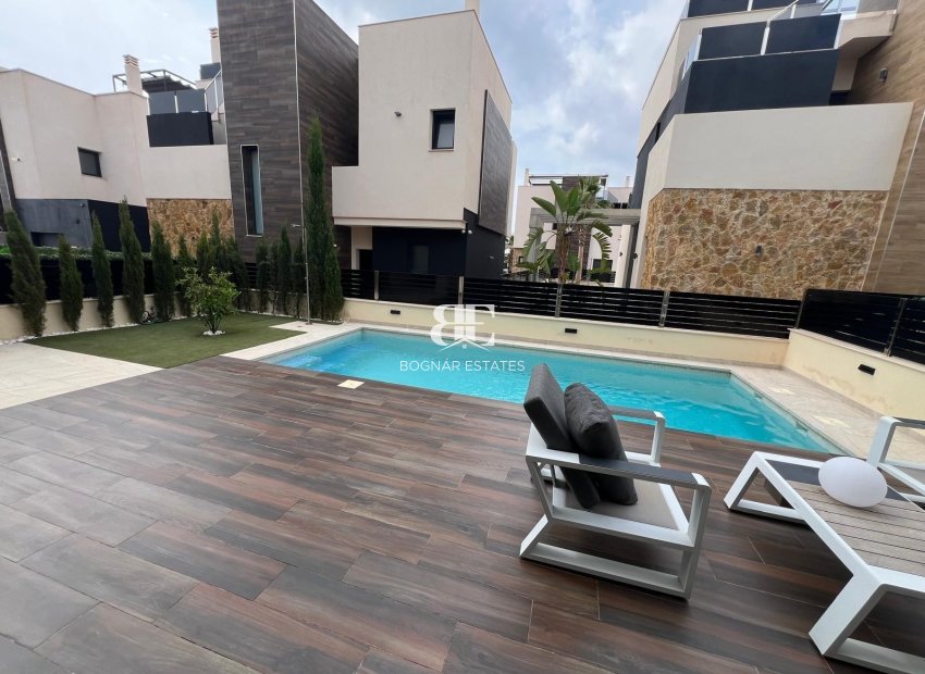 Wiederverkauf - Villa -
Orihuela Costa - Lomas De Cabo Roig