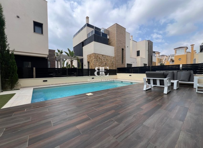 Wiederverkauf - Villa -
Orihuela Costa - Lomas De Cabo Roig