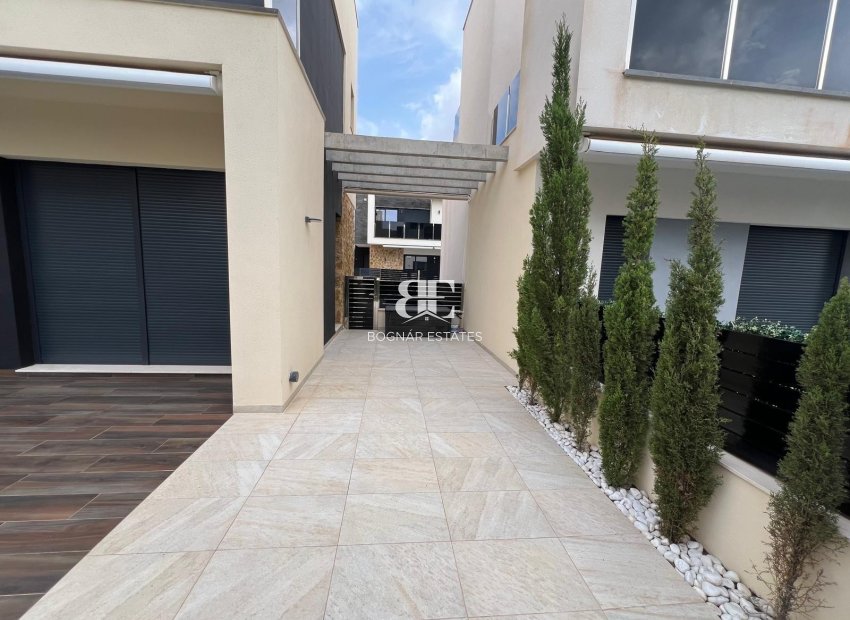 Wiederverkauf - Villa -
Orihuela Costa - Lomas De Cabo Roig