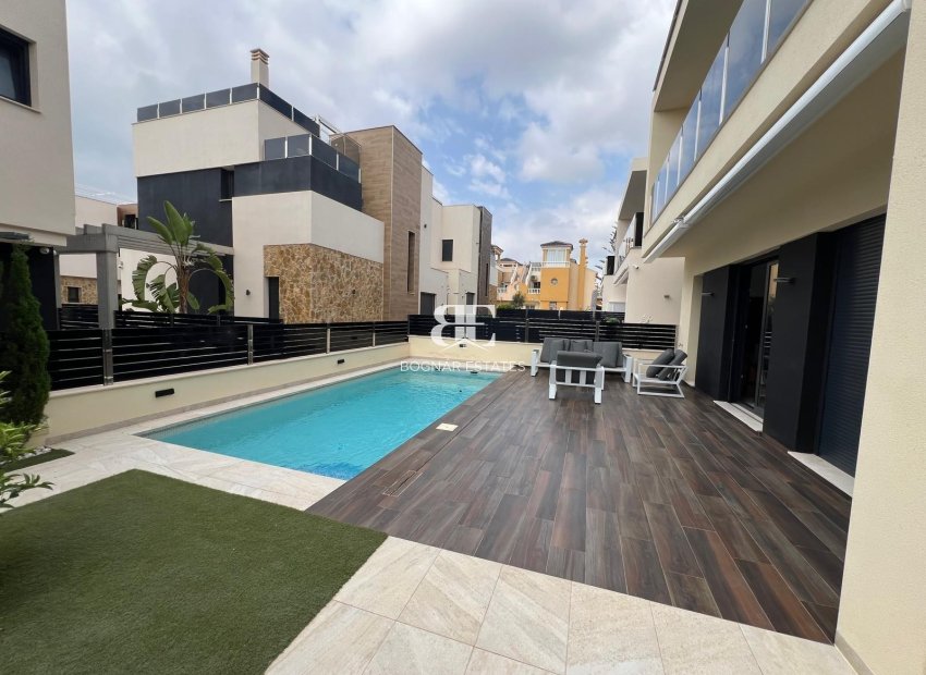 Wiederverkauf - Villa -
Orihuela Costa - Lomas De Cabo Roig