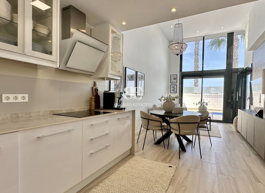 Wiederverkauf - Villa -
Orihuela Costa - Lomas De Cabo Roig