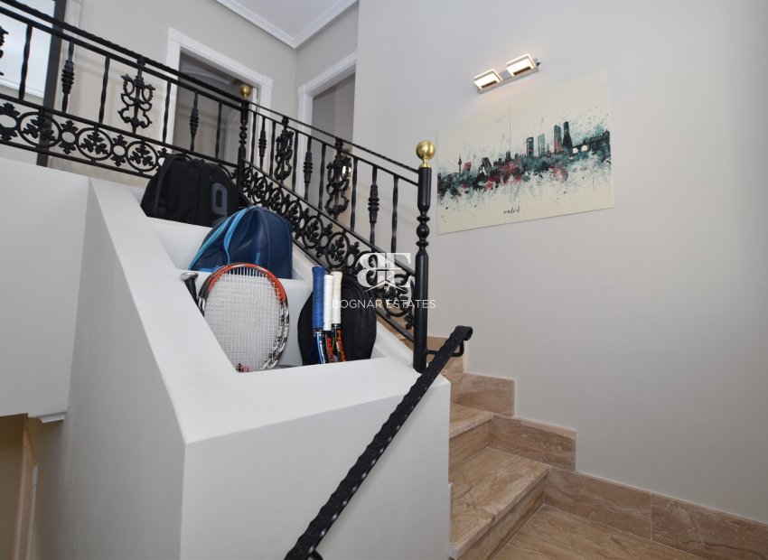 Wiederverkauf - Villa -
Orihuela Costa - Los Dolses