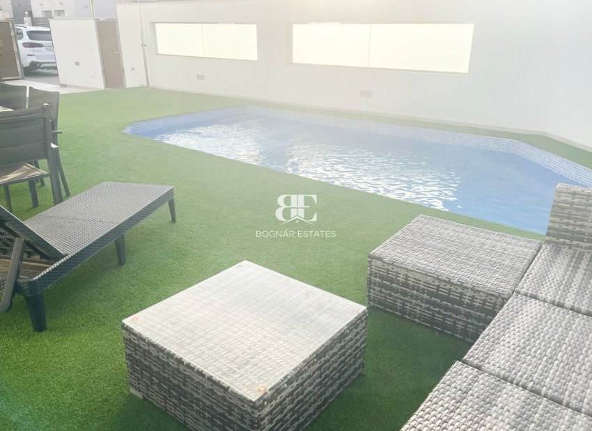 Wiederverkauf - Villa -
Orihuela Costa - Mil Palmeras