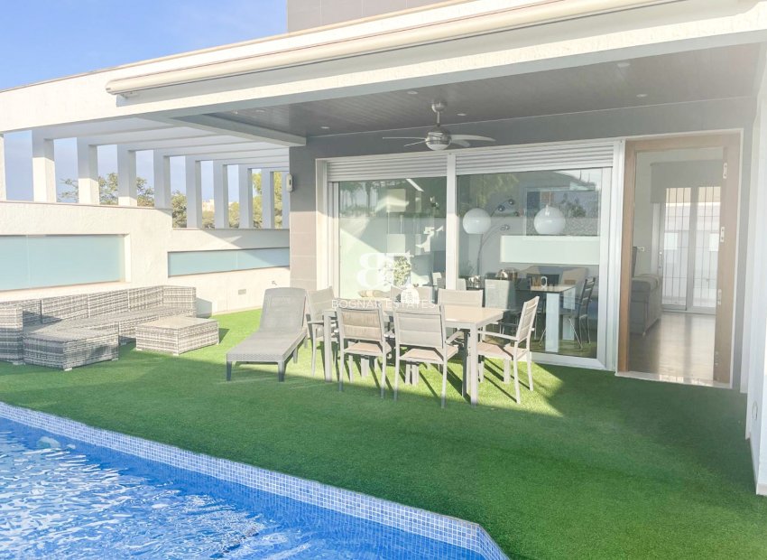 Wiederverkauf - Villa -
Orihuela Costa - Mil Palmeras