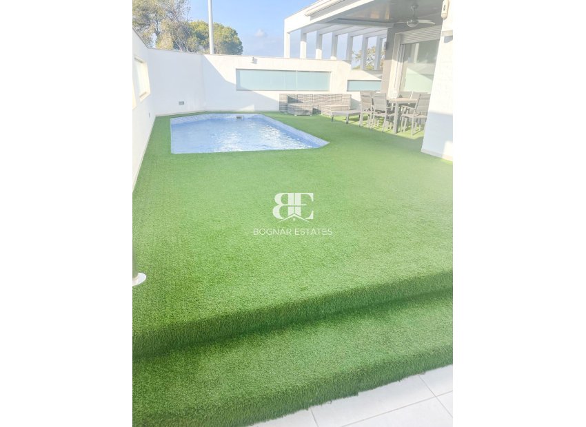 Wiederverkauf - Villa -
Orihuela Costa - Mil Palmeras