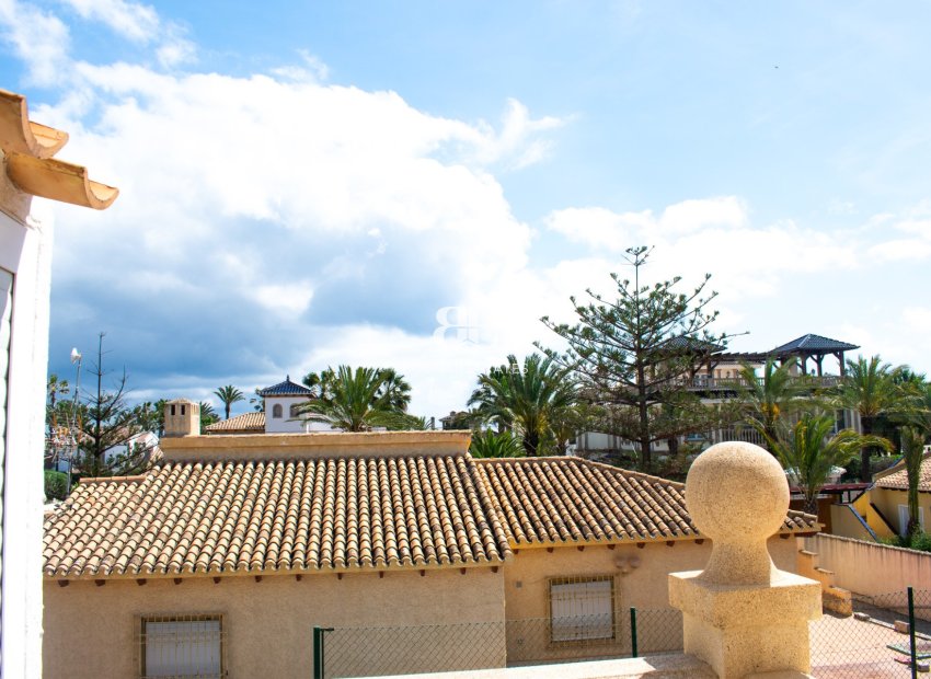 Wiederverkauf - Villa -
Orihuela Costa - MUY CERCA DE LA PLAYA