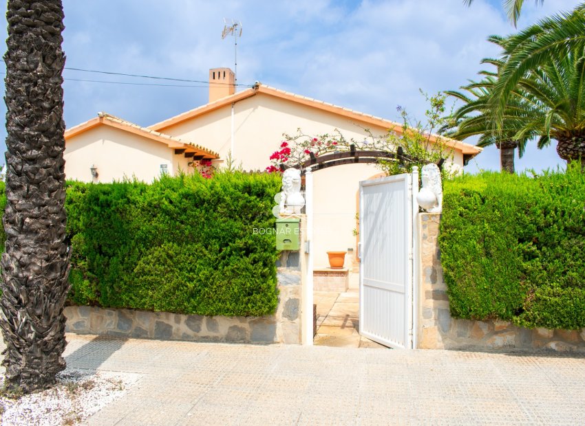 Wiederverkauf - Villa -
Orihuela Costa - MUY CERCA DE LA PLAYA