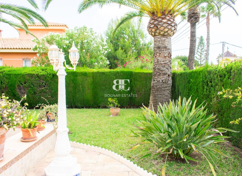Wiederverkauf - Villa -
Orihuela Costa - MUY CERCA DE LA PLAYA