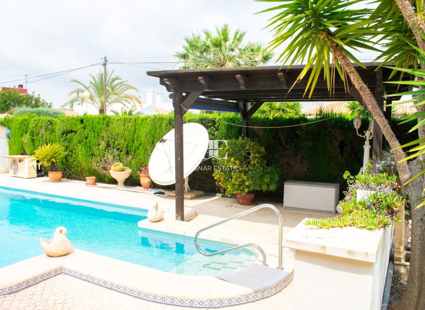 Wiederverkauf - Villa -
Orihuela Costa - MUY CERCA DE LA PLAYA