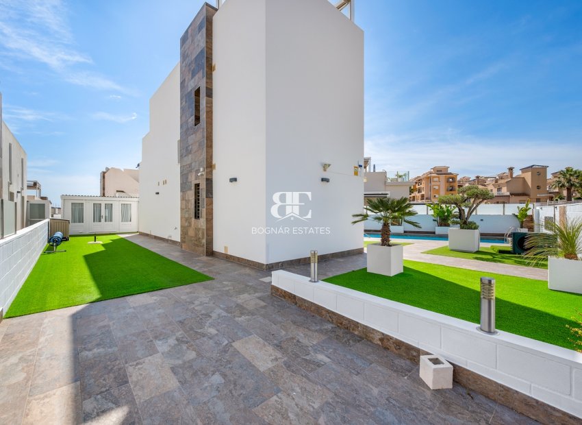 Wiederverkauf - Villa -
Orihuela Costa - Pau 8*