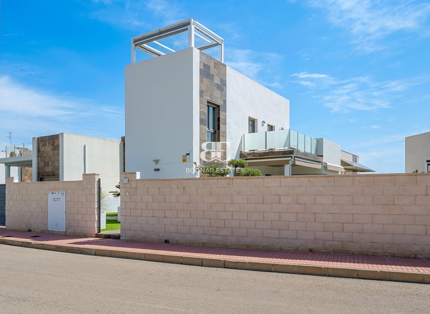 Wiederverkauf - Villa -
Orihuela Costa - Pau 8*