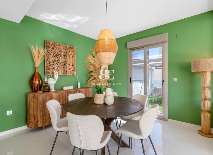 Wiederverkauf - Villa -
Orihuela Costa - Pau 8*