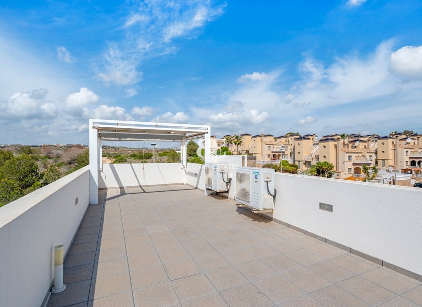 Wiederverkauf - Villa -
Orihuela Costa - Pau 8*