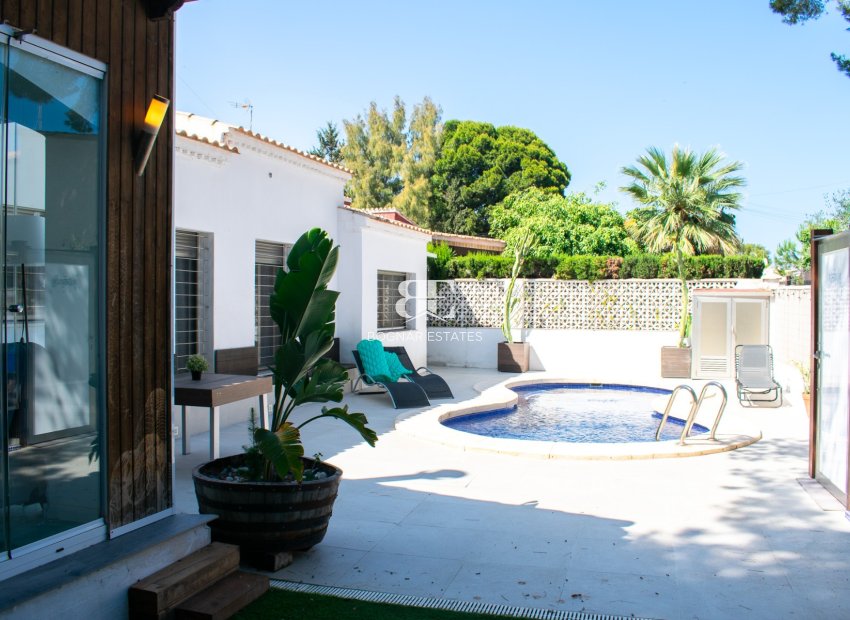 Wiederverkauf - Villa -
Orihuela Costa - Punta Prima