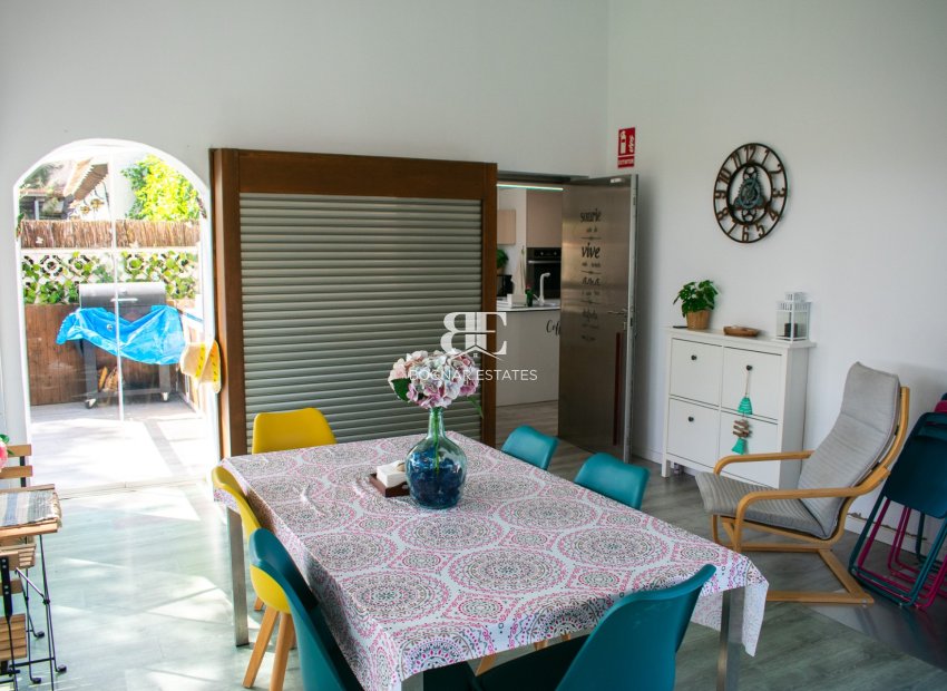 Wiederverkauf - Villa -
Orihuela Costa - Punta Prima