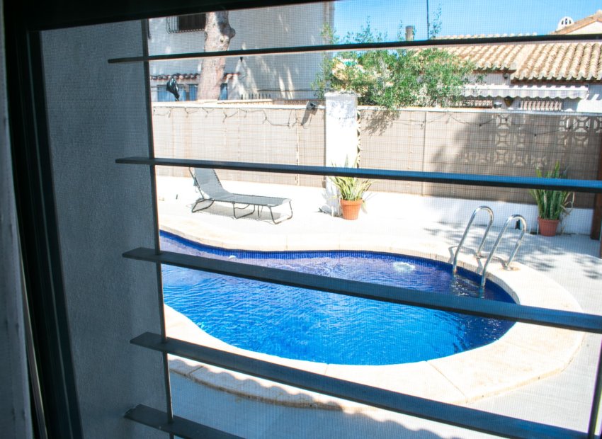 Wiederverkauf - Villa -
Orihuela Costa - Punta Prima