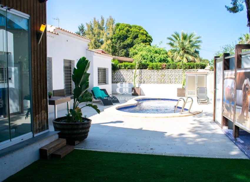 Wiederverkauf - Villa -
Orihuela Costa - Punta Prima