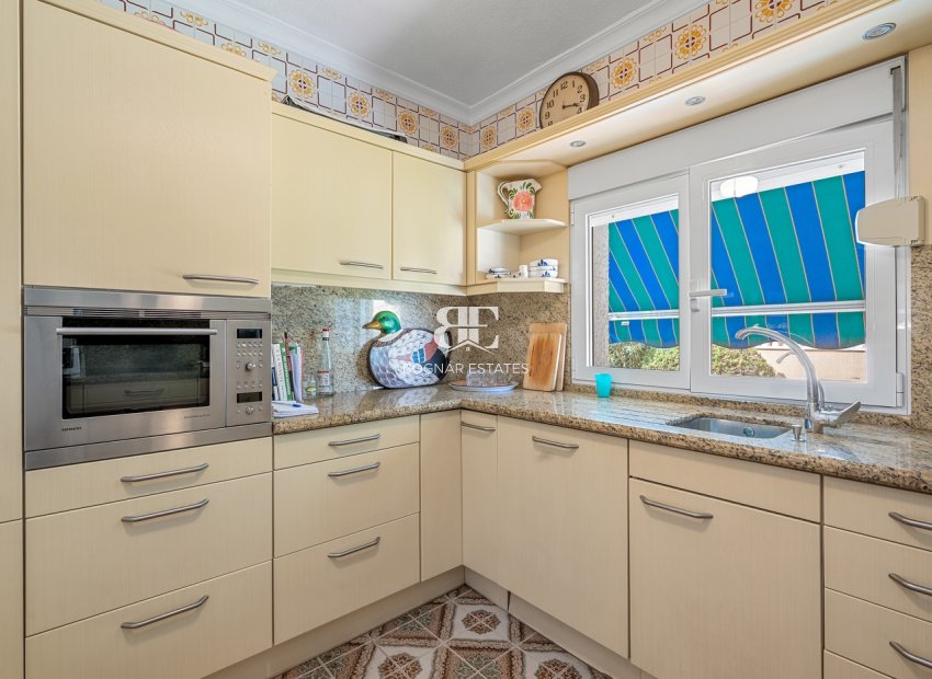 Wiederverkauf - Villa -
Orihuela Costa - Punta Prima