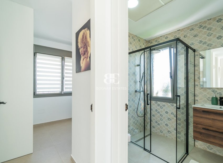 Wiederverkauf - Villa -
Orihuela Costa - Villamartin Golf