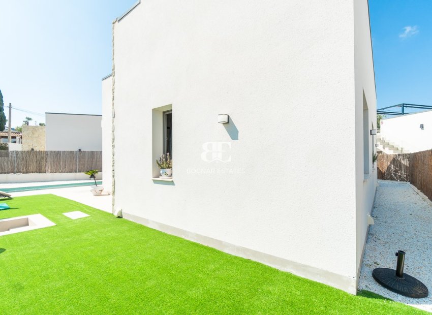 Wiederverkauf - Villa -
Orihuela Costa - Villamartin Golf