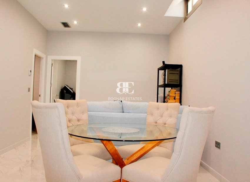 Wiederverkauf - Villa -
Orihuela Costa - Villamartin-Pau26