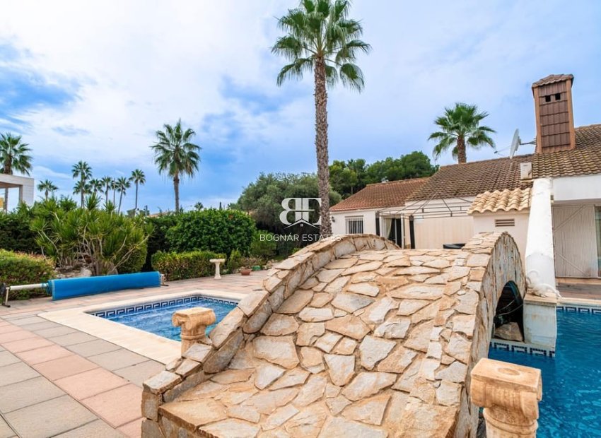 Wiederverkauf - Villa -
Orihuela Costa - Villamartín