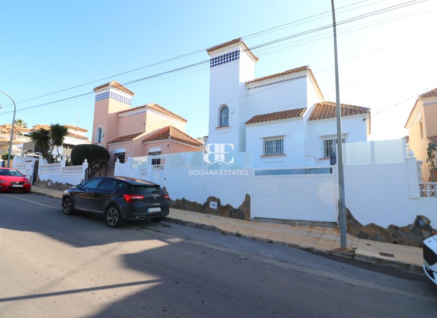 Wiederverkauf - Villa -
Orihuela Costa - Villamartín