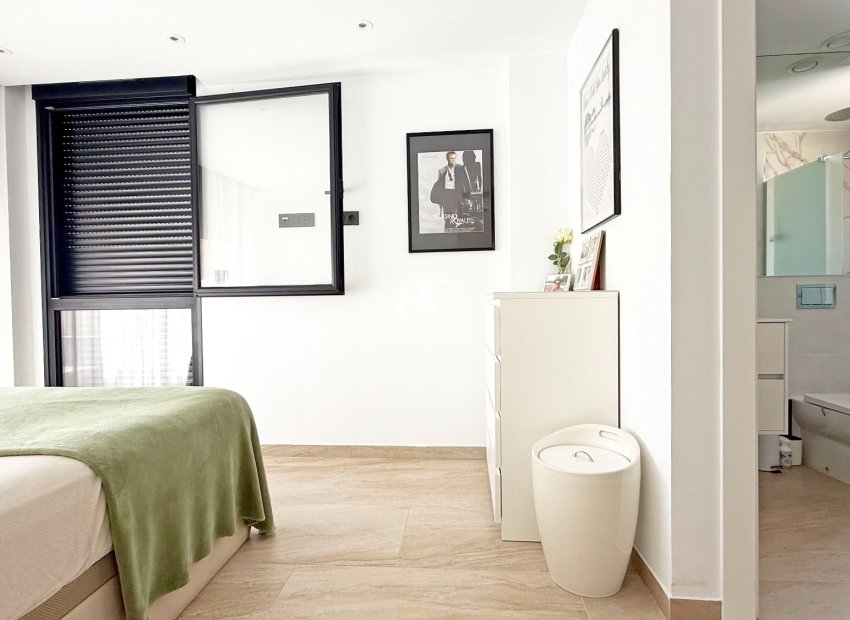 Wiederverkauf - Villa -
Orihuela Costa - Villamartín